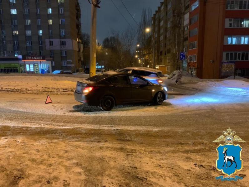 В Самарской области на трассе молодой водитель на иномарке насмерть сбил пешехода