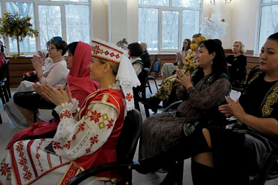 В самарском Доме дружбы народов поздравили женщин с наступающим 8 Марта