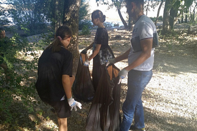 В Жигулевске добровольцы провели экоакцию по очистке берега Волги 