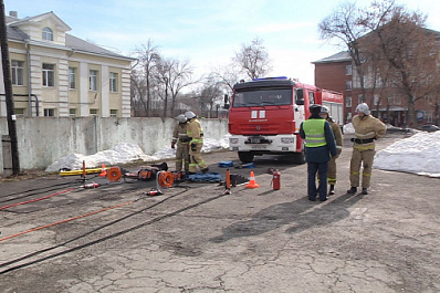 В Самаре стартовал первый этап соревнований среди отрядов МЧС по проведению аварийно-спасательных работ