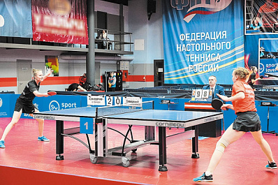 Внимание к столу: самарские команды участвуют в чемпионате Федерации настольного тенниса