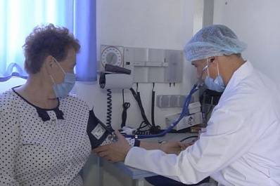 Жители Чапаевска проходят вакцинацию от COVID-19 в мобильных пунктах