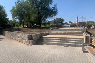 В Октябрьске возводят новый сквер 