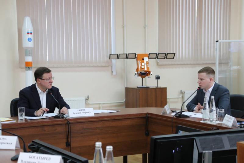 Дмитрий Азаров поручил возродить в Самарской области школы студенческого актива