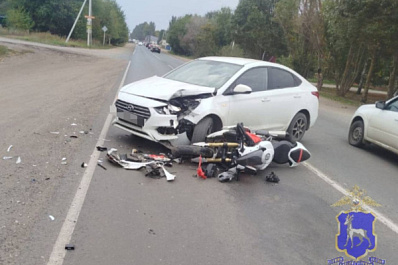 В Кинельском районе 19 сентября мотоциклист врезался в Hyundai Solaris