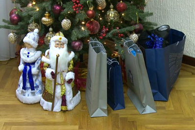 "Елка желаний" продолжается: в Самаре Геннадий Котельников исполнил мечты двух девочек