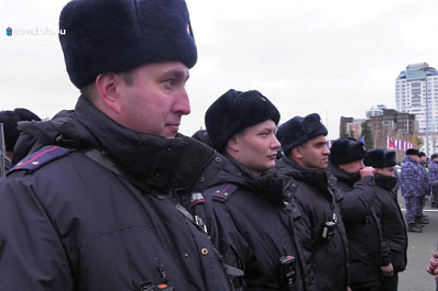 На площади Куйбышева в Самаре прошел гарнизонный смотр полиции и Росгвардии
