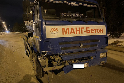 37-летний тольяттинец на "Мазде" протаранил грузовик