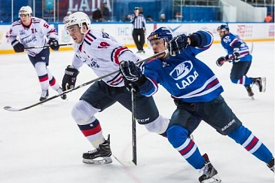 Тольяттинская "Лада" разгромила ХК "Торпедо-Горький" 