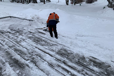 В Самаре расчистка территорий и вывоз снега продолжаются без выходных
