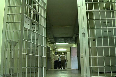 Директора самарского ООО подозревают в попытке подкупить полицейского за 200 тысяч рублей