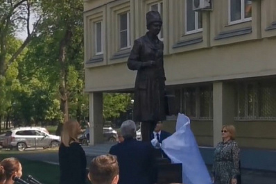 В Самаре открылся памятник "Призвание", посвященный медсестрам