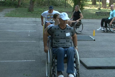 В Тольятти тех, кто не может ходить, учат передвигаться на кресле-коляске