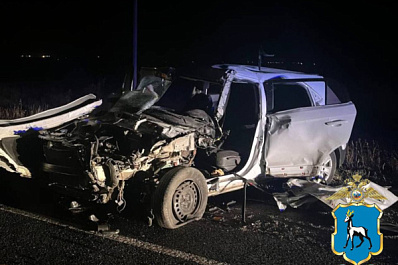 В Самарской области 3 октября на трассе столкнулись иномарка и "Газель"