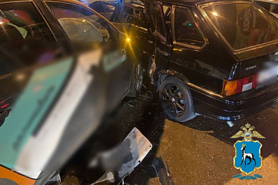 В Самаре 12 октября на перекрестке столкнулись две легковушки