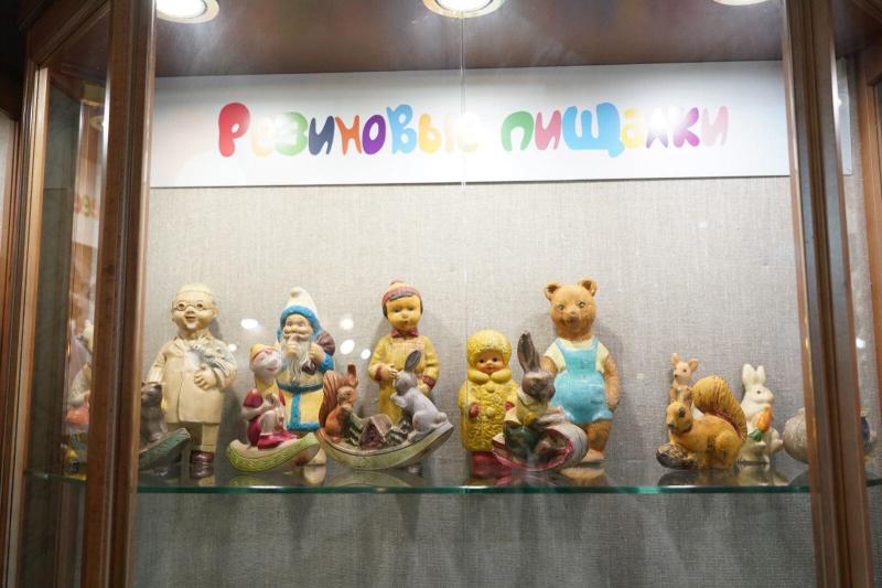 Игрушки наших бабушек: в Самаре работает выставка "Карусель советского детства"
