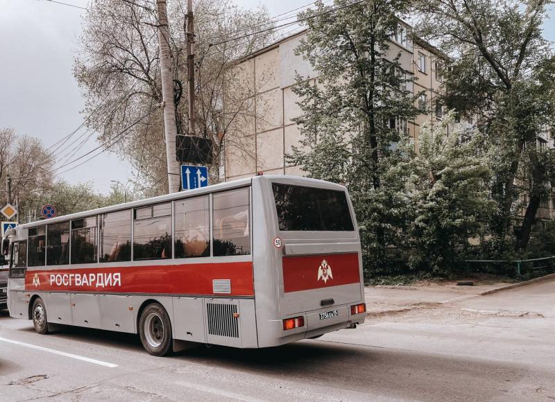 Житель Самары пытался вынести под одеждой автоаксессуары из гипермаркета