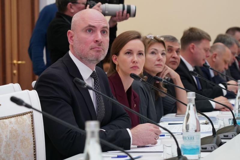 Повышение производительности труда и автоматизация процессов: Вячеслав Федорищев 20 ноября провел заседание Правительства Самарской области