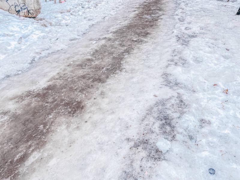 В Самарской области на 14 марта объявили желтый уровень опасности из-за гололедицы
