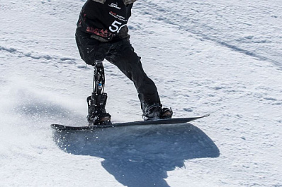 Дмитрий Азаров помог самарским парасноубордистам продолжить тренировки к чемпионату России