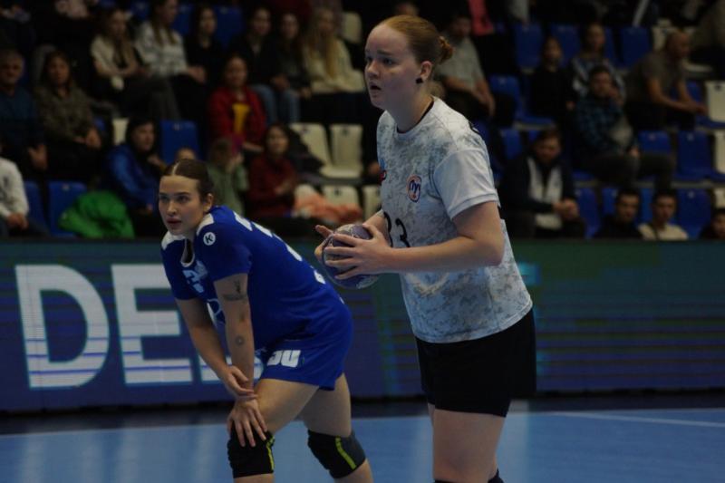 Два шага до трофея: гандбольная "Лада" вышла в полуфинал Кубка России