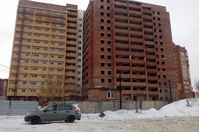 В Тольятти достроят три секции проблемного дома на ул. 40 лет Победы 