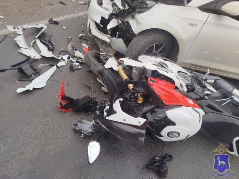 В Кинельском районе 19 сентября мотоциклист врезался в Hyundai Solaris