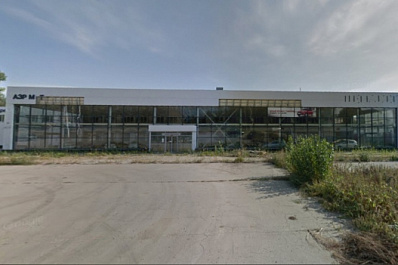 В Самаре повторно выставили на продажу здание бывшего автосалона на Заводском шоссе