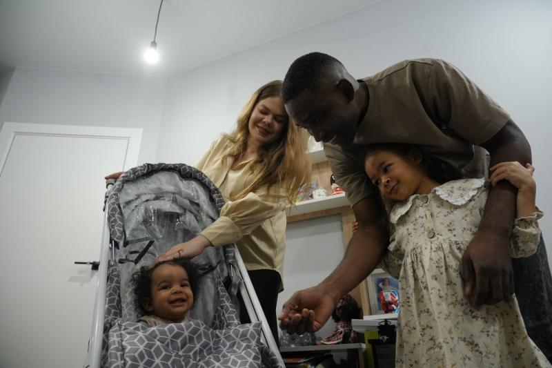 Многодетная семья Оссиала из Самарской области рассказала о преимуществах бесплатной аренды детских принадлежностей