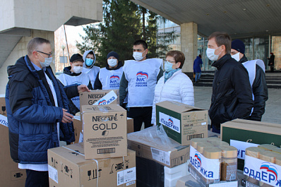 Помощь врачам и пациентам: как "Единая Россия" отмечает своё 19-летие 