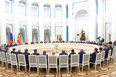 Дмитрий Азаров примет участие в итоговом заседании Госсовета