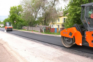 В Железнодорожном районе Самары ремонтируют участок дороги большими "картами"