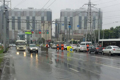 В Самаре перекрыли Московское шоссе из-за протечки