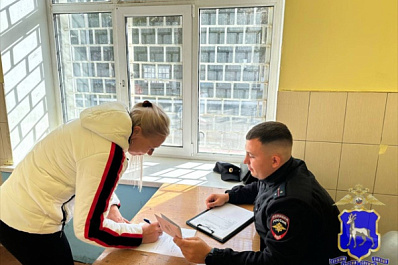 В Новокуйбышевске мужчина обокрал квартиру соседки ради выпивки