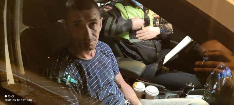 В Самаре мужчина "придержал" пьяного водителя до приезда "Ночного патруля" и сотрудников ГИБДД
