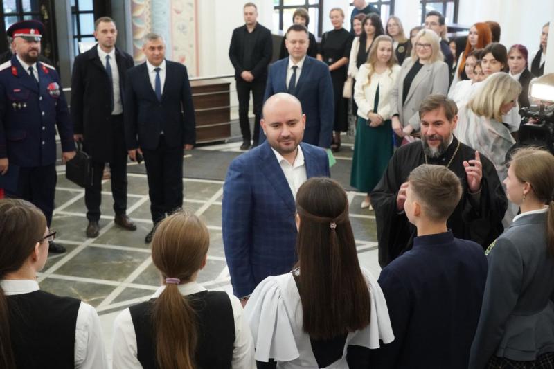 Вячеслав Федорищев встретился со студентами Поволжской академии образования и искусств имени Святителя Алексия, Митрополита Московского