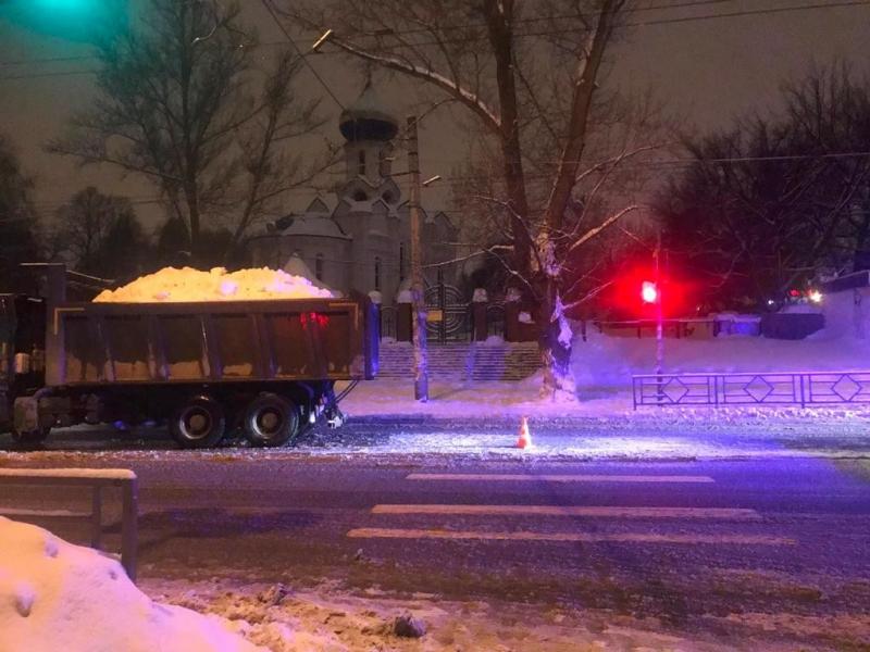 Отбросило на другое авто: в Самаре иномарка сбила подростка на зебре