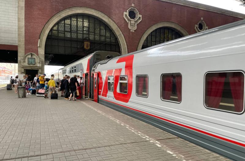 Задержка в два часа: из-за наледи на проводах поезд Москва-Тольятти встал в поле 