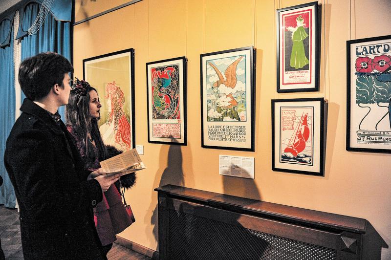 Что и как рекламировали в эпоху модерна: в Самаре открылась выставка иллюстрированных афиш рубежа XIX-XX веков