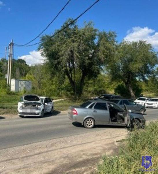 В Тольятти 32-летний мотоциклист на перекрестке врезался в "Гранту"