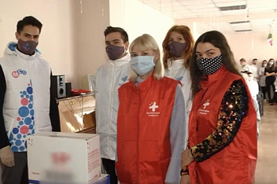 "Спасибо врачам": волонтеры подготовили сюрприз для медиков Самарской городской поликлиники № 1