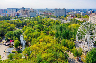 В Самаре в парке Гагарина очищают озеро