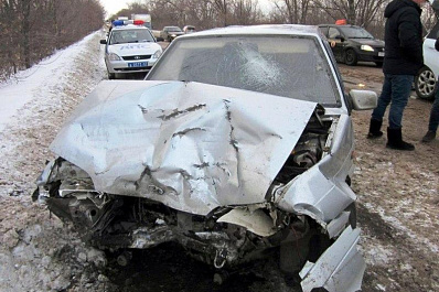 В Самаре «четырнадцатая» вылетела на встречку и врезалась в кроссовер «Рено»