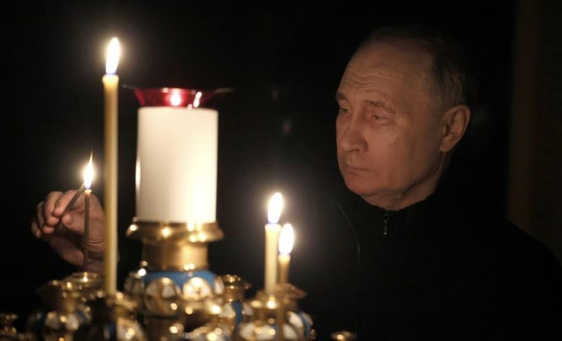 Владимир Путин почтил память погибших в теракте в "Крокус сити холле"