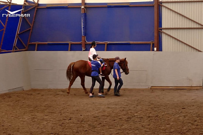 Иппотерапия: как занятия с лошадьми помогают детям в реабилитации