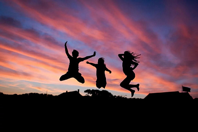 В Тольятти неизвестные устроили "скачки" по крышам автомобилей