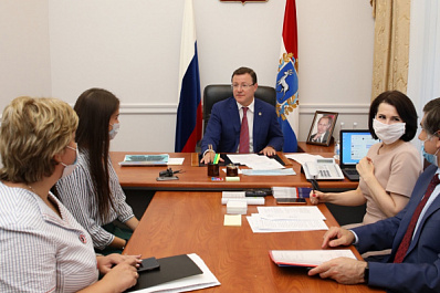 Губернатор Дмитрий Азаров провёл личный приём граждан