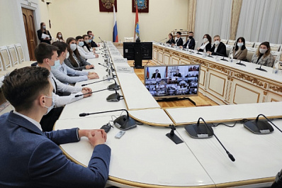 Талантливая молодежь Самарской области презентовала губернатору свои идеи и научные разработки