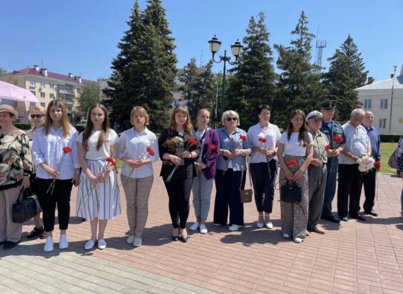 Тольяттинцы вышли на митинг в честь Дня памяти и скорби