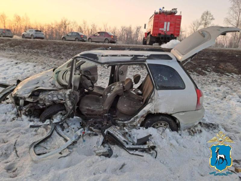 В Самарской области 28 февраля на трассе столкнулись две "Калины"